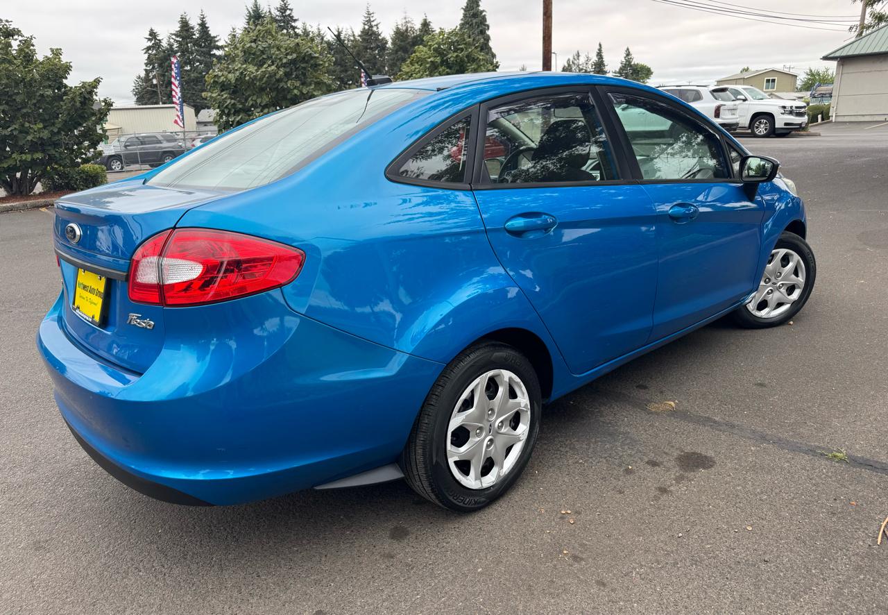 Ford Fiesta 4dr Sdn SE 2013