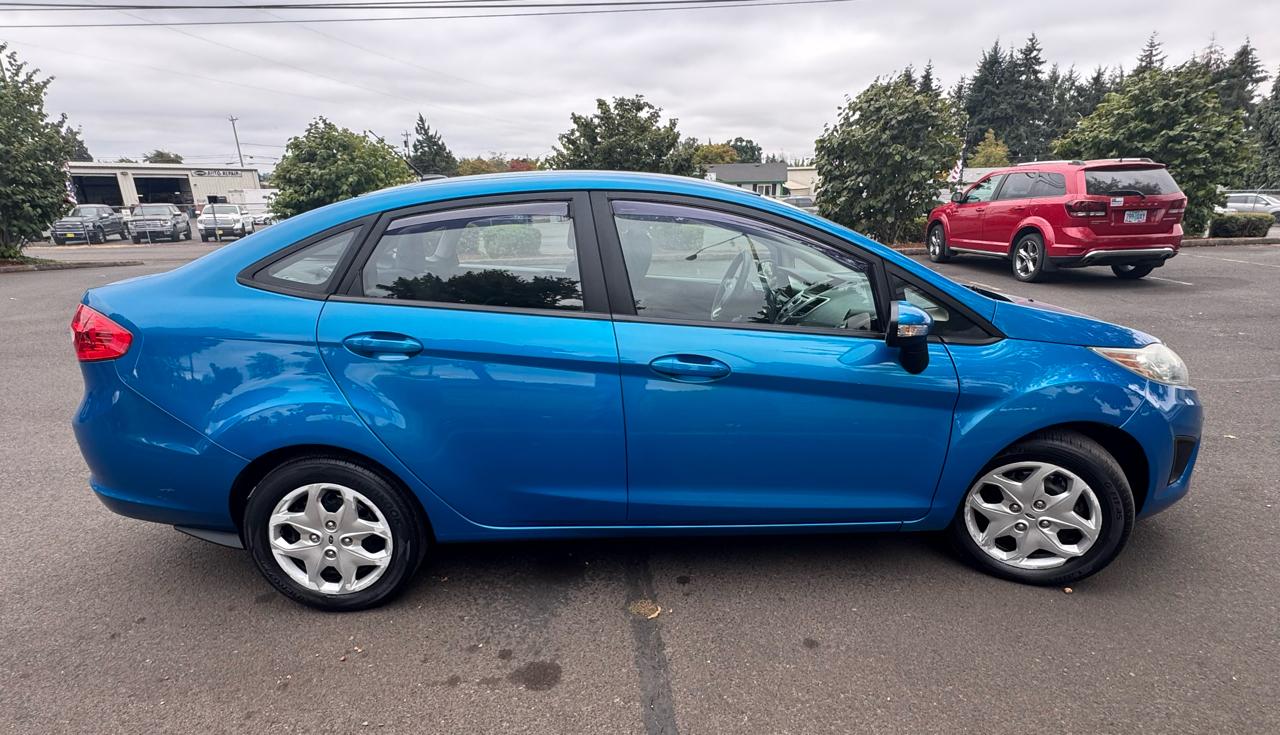 Ford Fiesta 4dr Sdn SE 2013