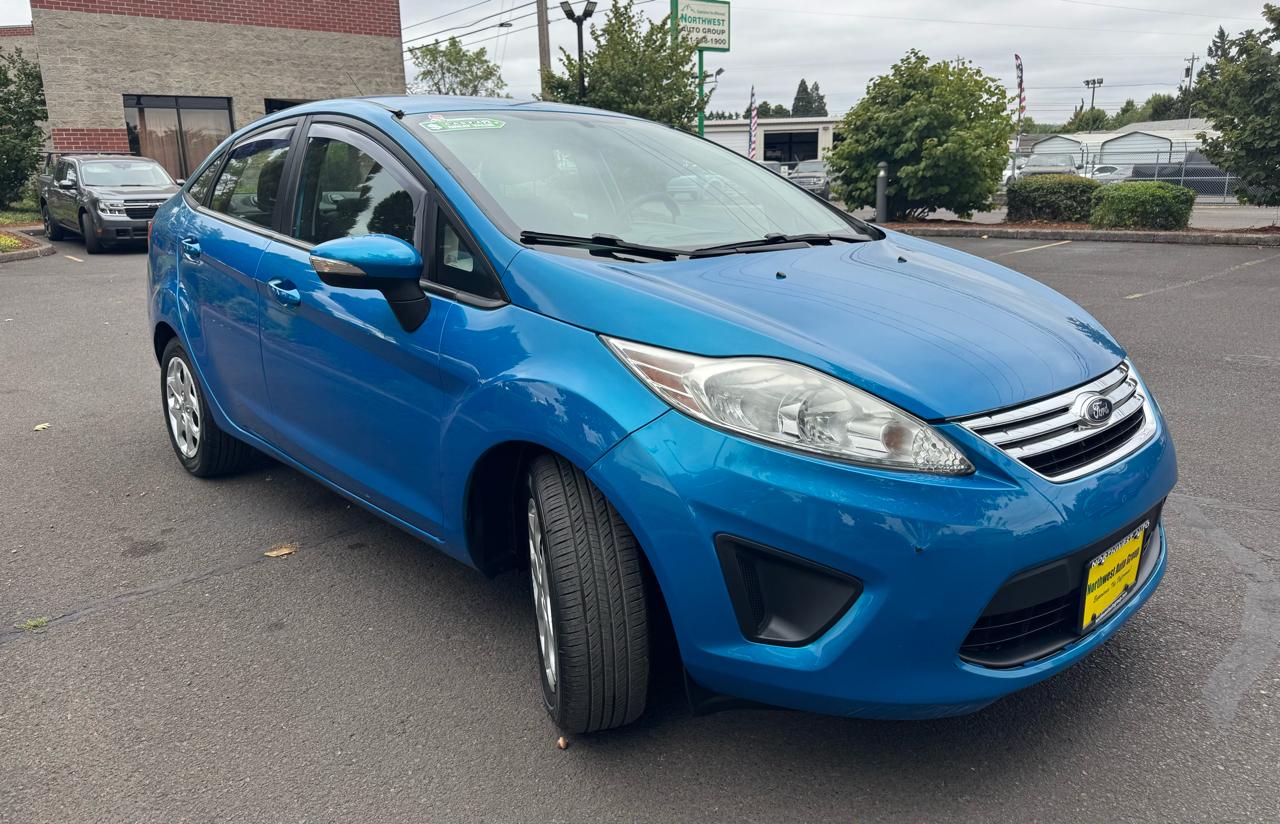 Ford Fiesta 4dr Sdn SE 2013
