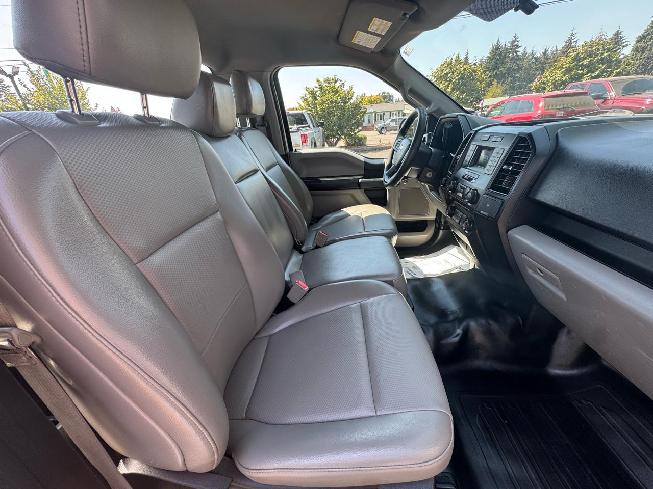 Ford F-150 XLT 4WD Reg Cab 8' Box 2018