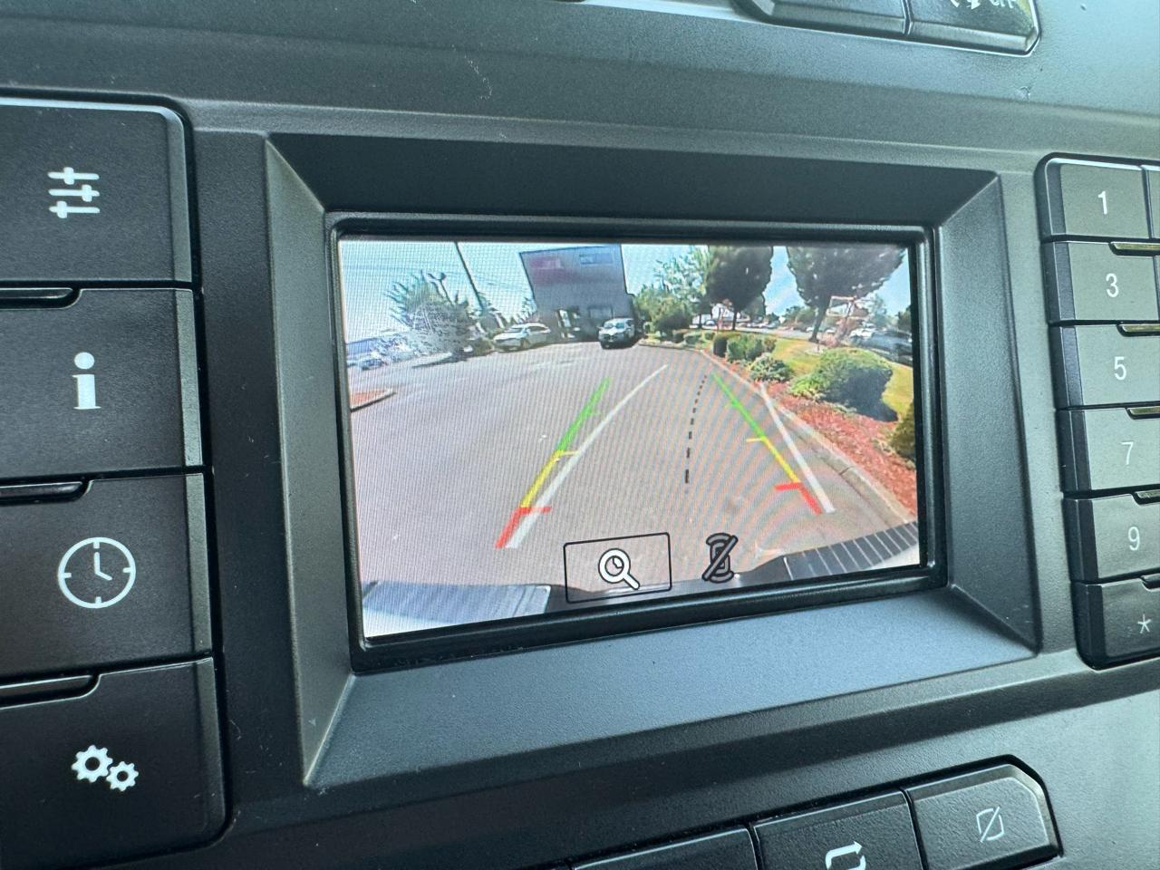 Ford F-150 XLT 4WD Reg Cab 8' Box 2018
