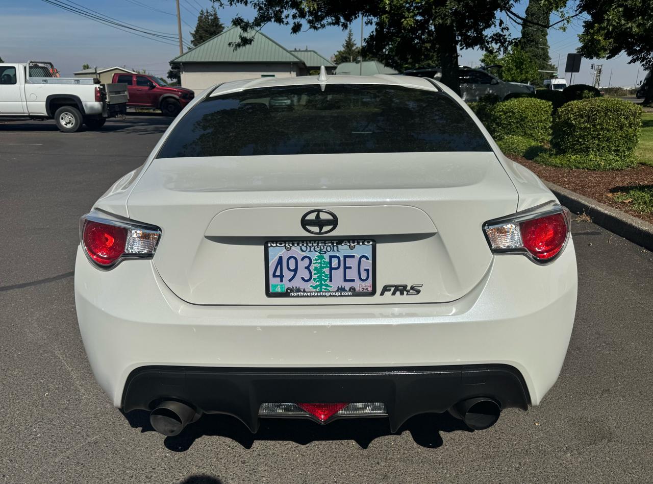 Scion FR-S 2dr Cpe Man (Natl) 2015