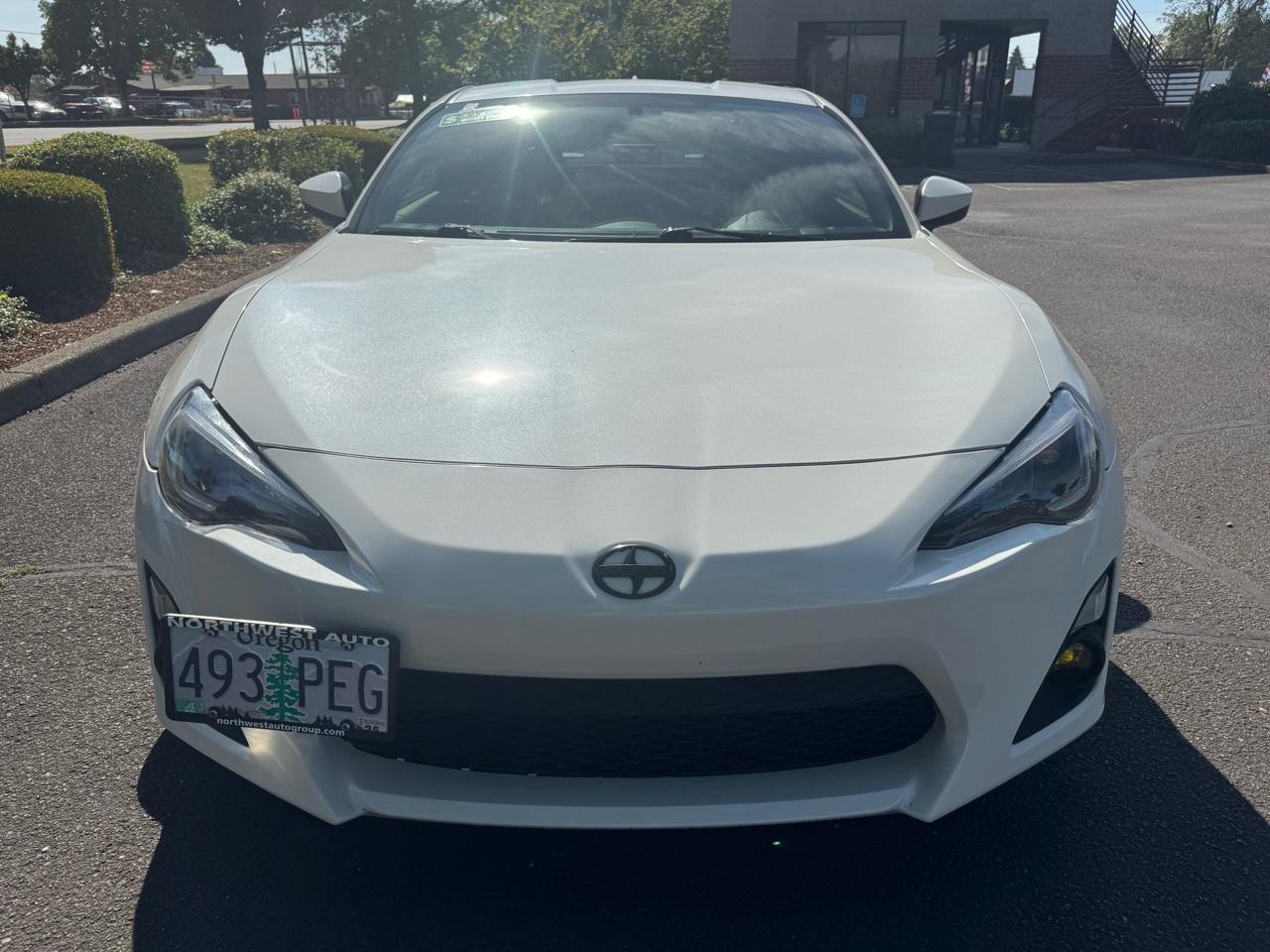 Scion FR-S 2dr Cpe Man (Natl) 2015