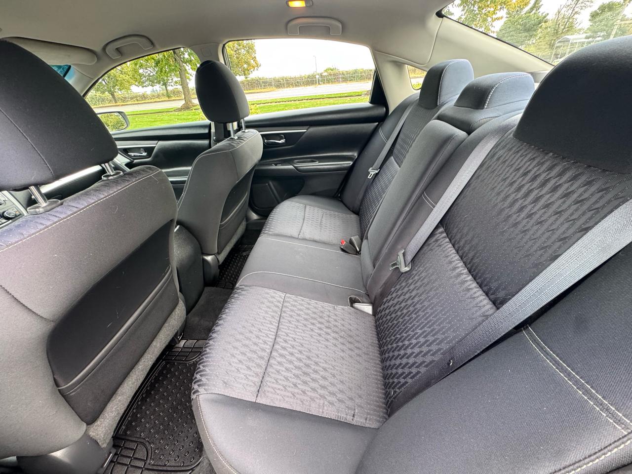Nissan Altima 2.5 SV Sedan 2017