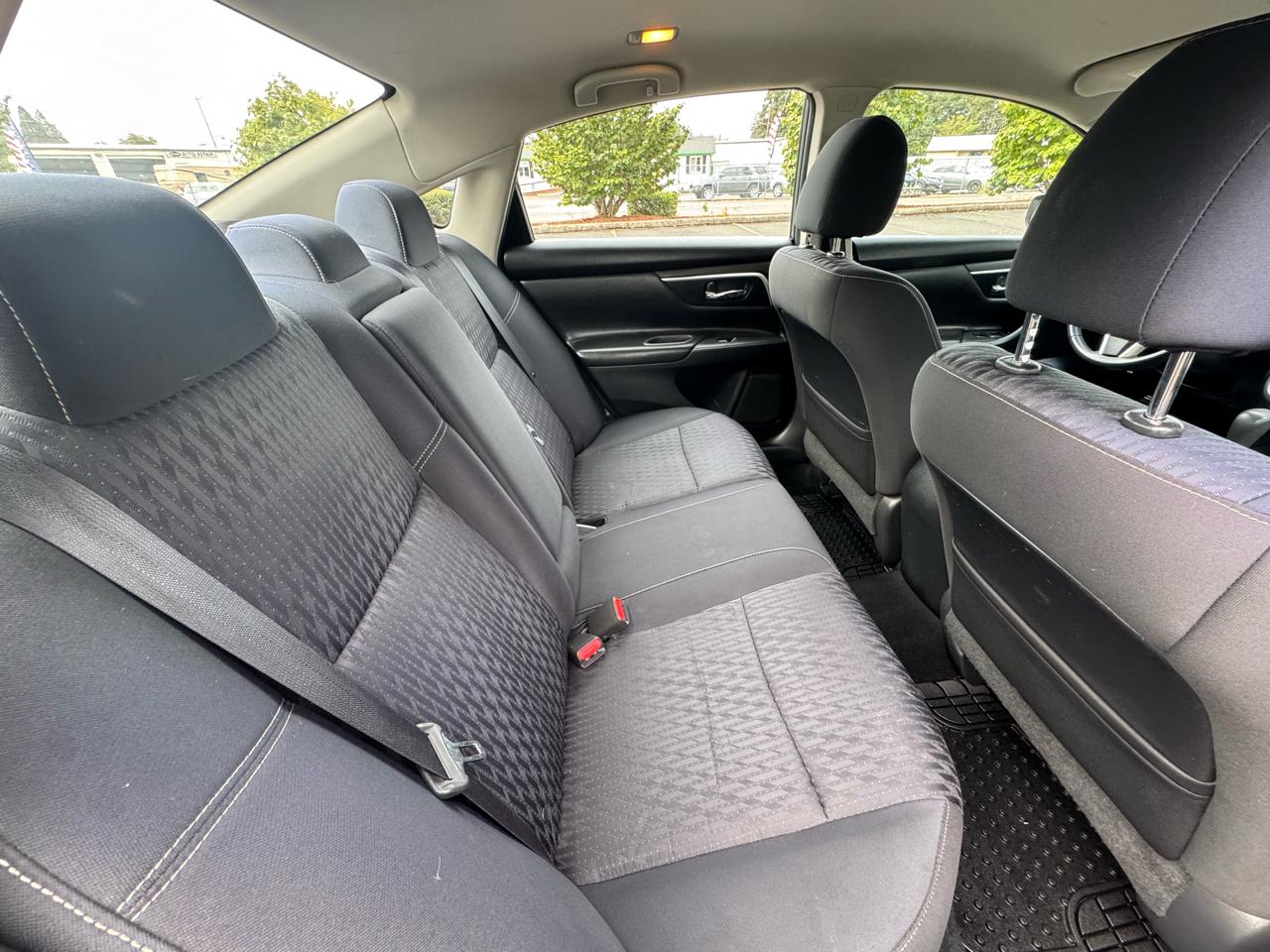 Nissan Altima 2.5 SV Sedan 2017