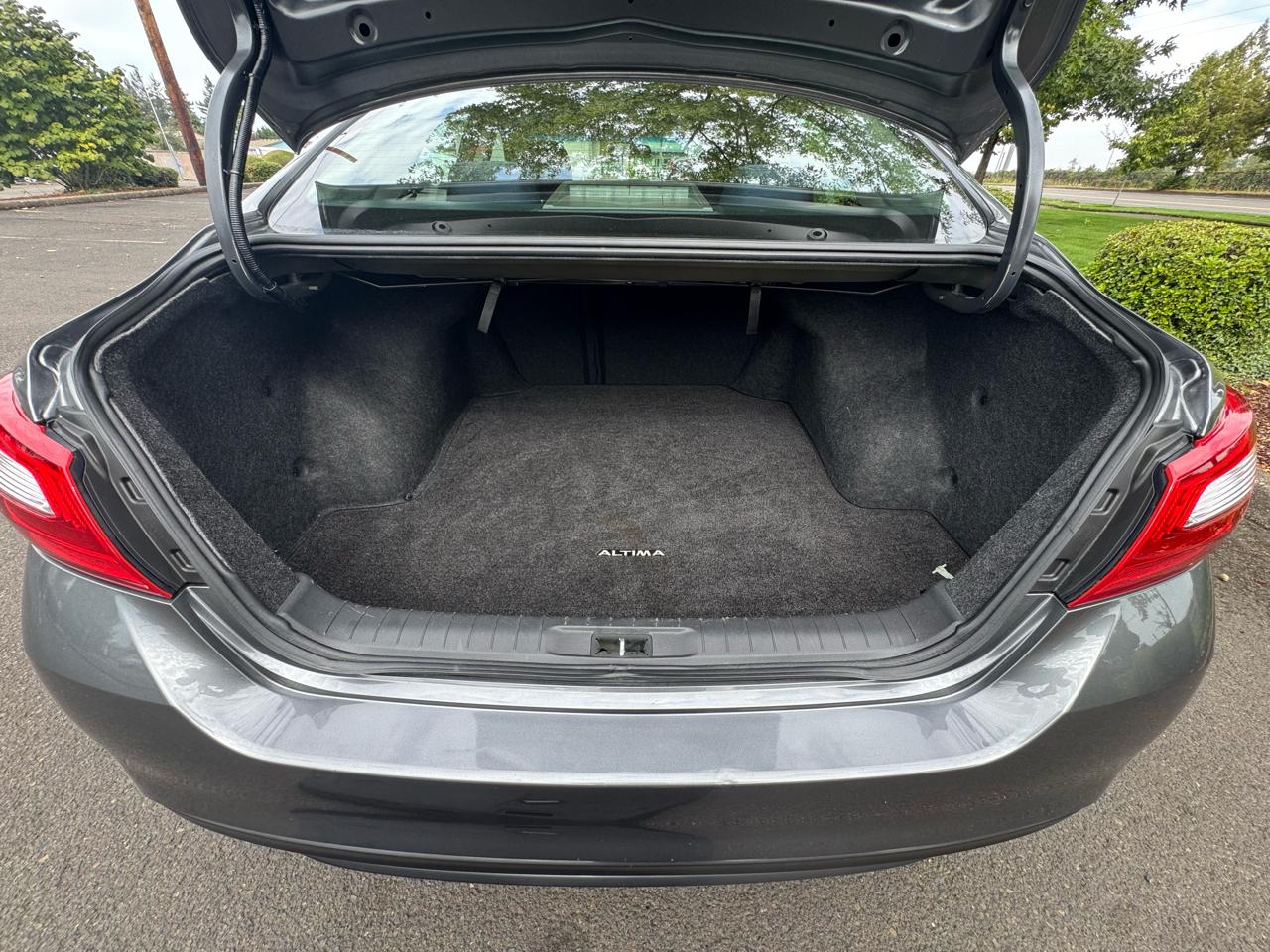 Nissan Altima 2.5 SV Sedan 2017