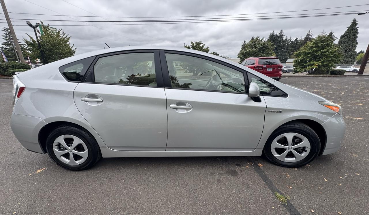 Toyota Prius 5dr HB Persona Series Special Edition (Natl) 2015