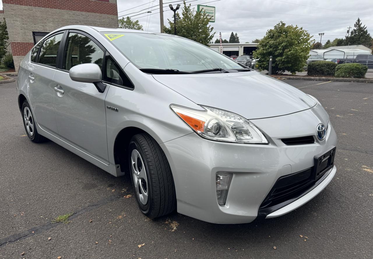 Toyota Prius 5dr HB Persona Series Special Edition (Natl) 2015