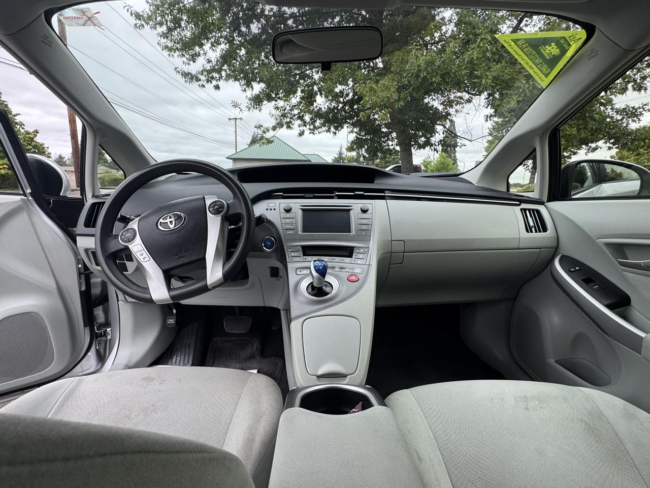 Toyota Prius 5dr HB Persona Series Special Edition (Natl) 2015