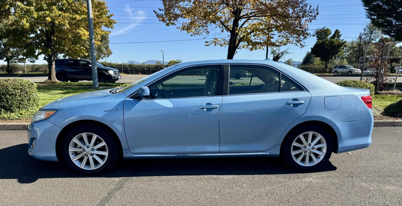 Toyota Camry Hybrid 4dr Sdn XLE (Natl) 2012