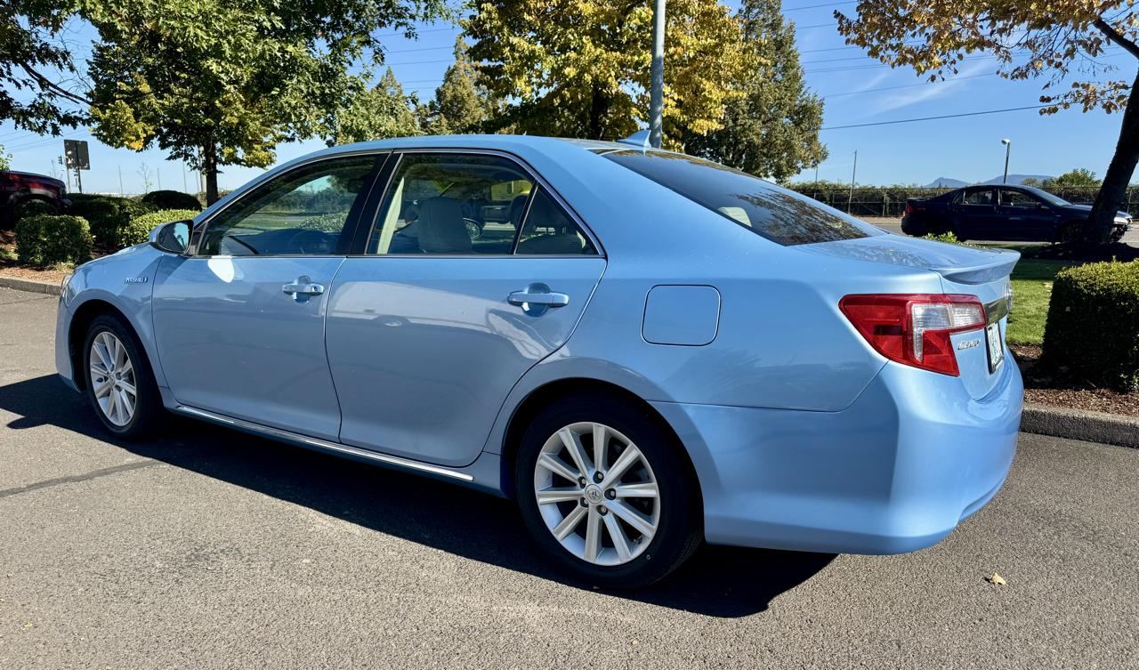 Toyota Camry Hybrid 4dr Sdn XLE (Natl) 2012