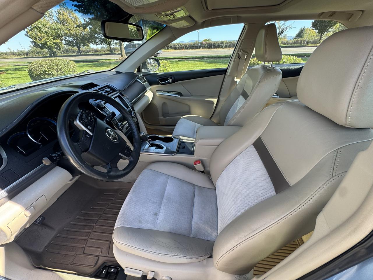 Toyota Camry Hybrid 4dr Sdn XLE (Natl) 2012