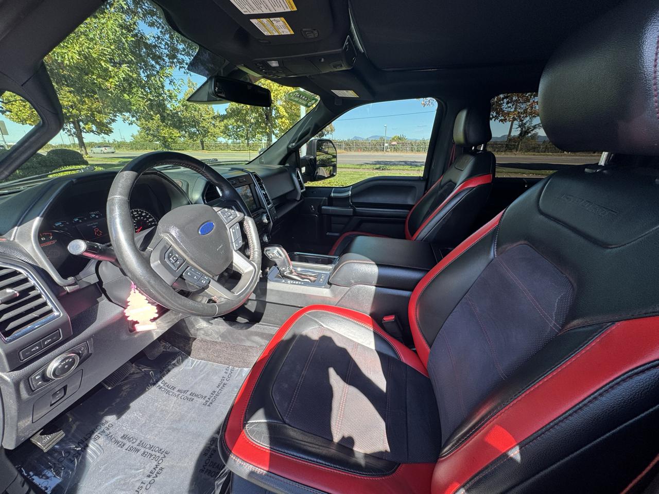 Ford F-150 4WD SuperCrew 145" Lariat 2016
