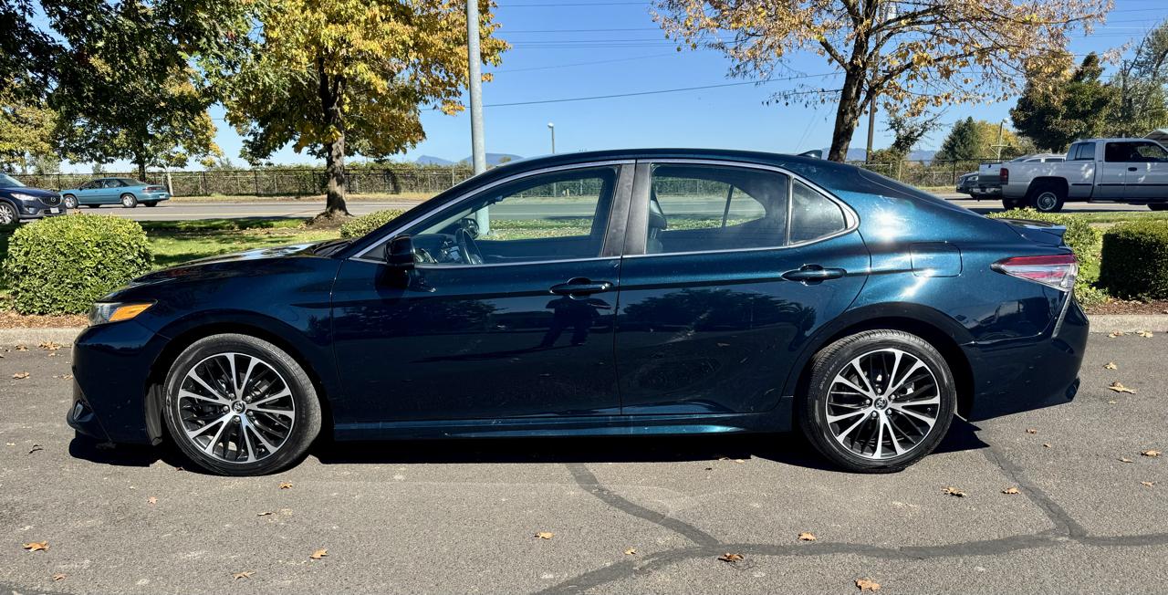 Toyota Camry XLE Auto (Natl) 2019