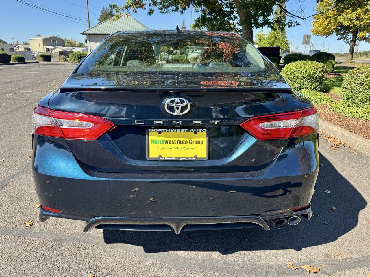 Toyota Camry XLE Auto (Natl) 2019