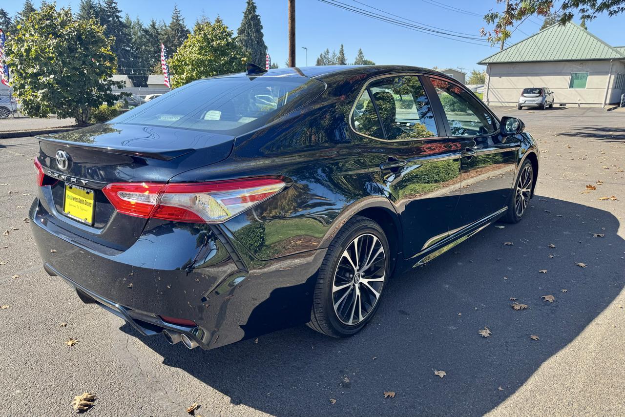 Toyota Camry XLE Auto (Natl) 2019