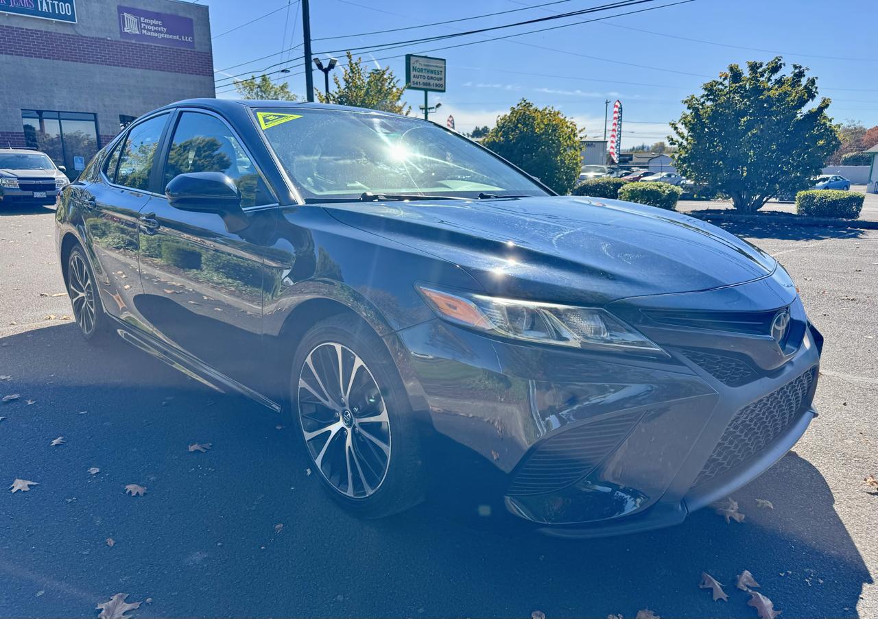 Toyota Camry XLE Auto (Natl) 2019