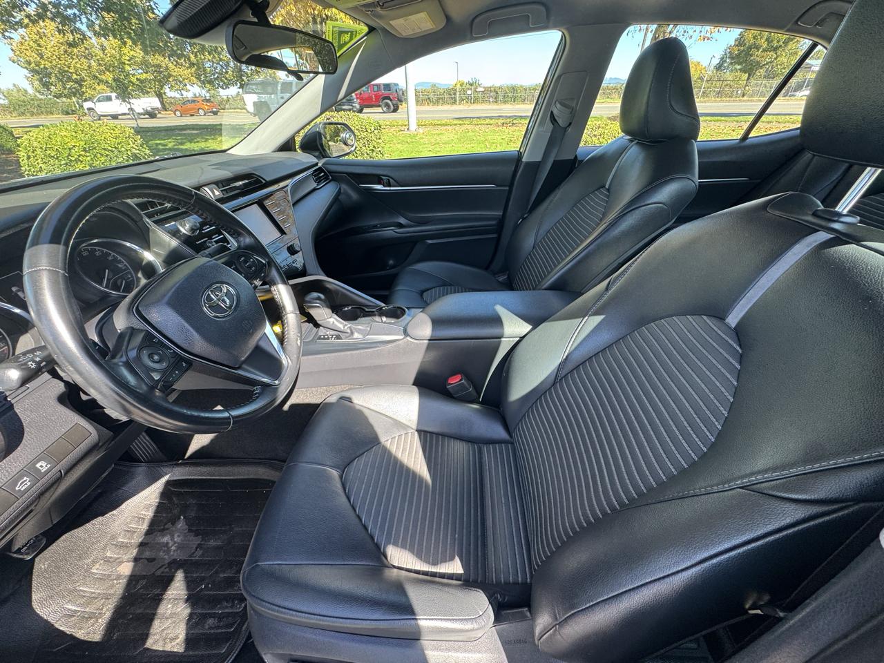 Toyota Camry XLE Auto (Natl) 2019