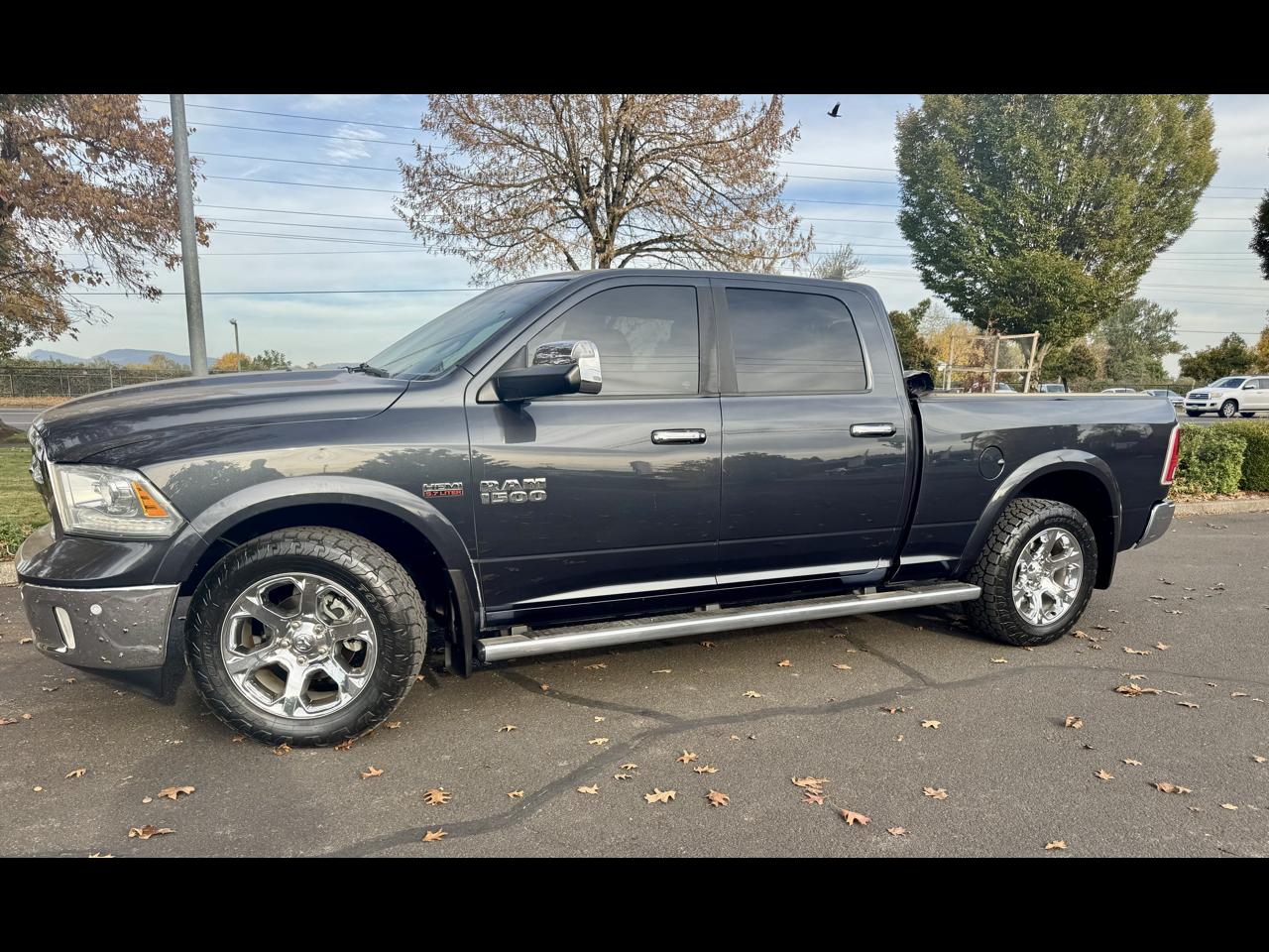 RAM 1500 4WD Crew Cab 149" Laramie 2016