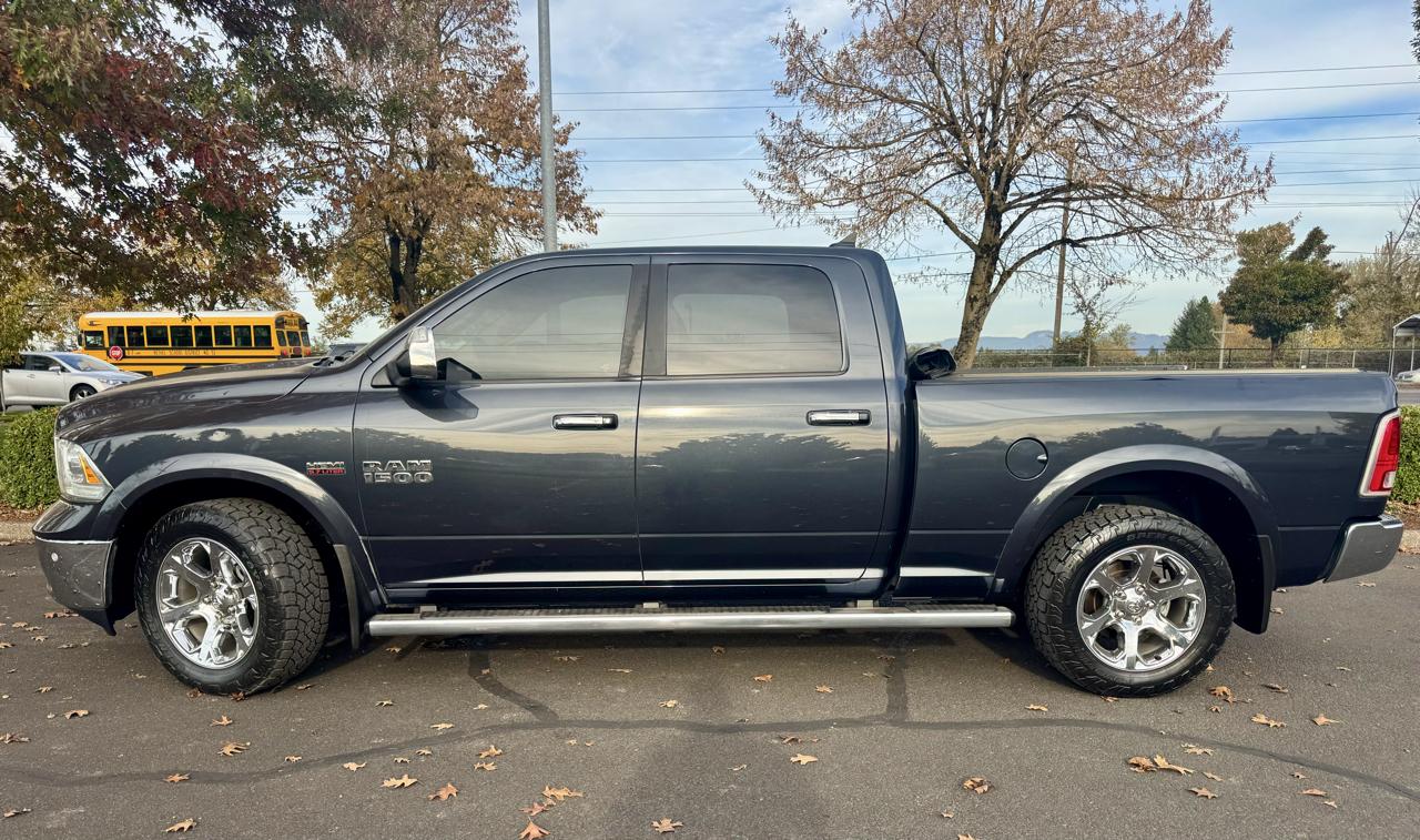 RAM 1500 4WD Crew Cab 149" Laramie 2016