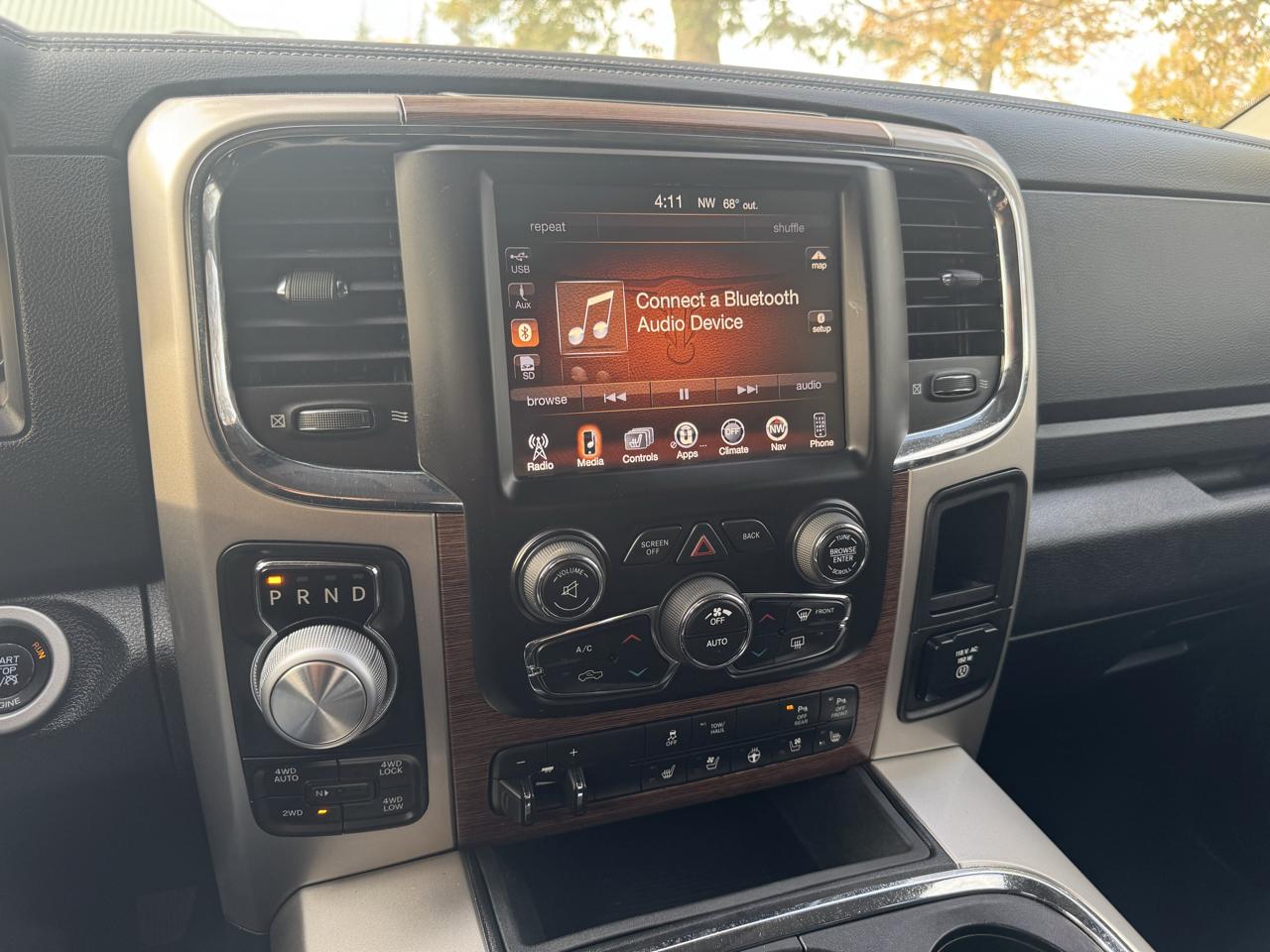 RAM 1500 4WD Crew Cab 149" Laramie 2016