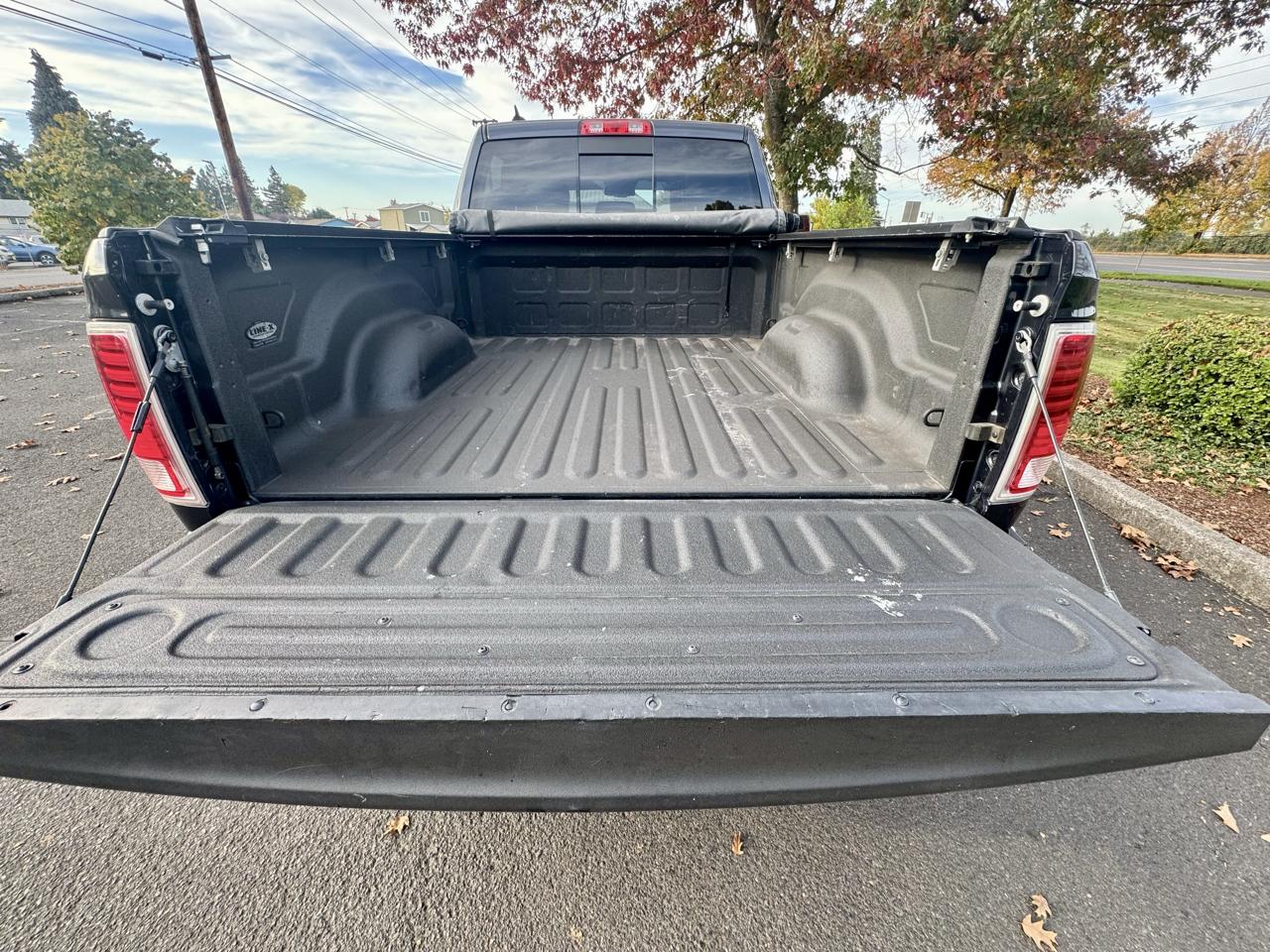 RAM 1500 4WD Crew Cab 149" Laramie 2016