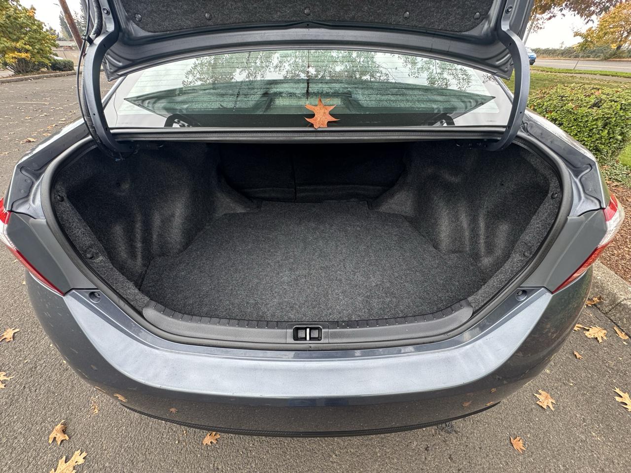 Toyota Corolla 4dr Sdn CVT LE Premium (Natl) 2014