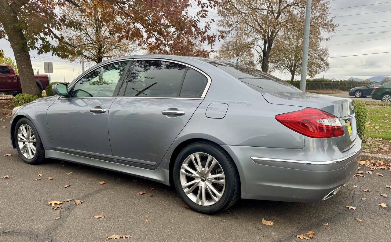 Hyundai Genesis 4dr Sdn V6 3.8L 2014