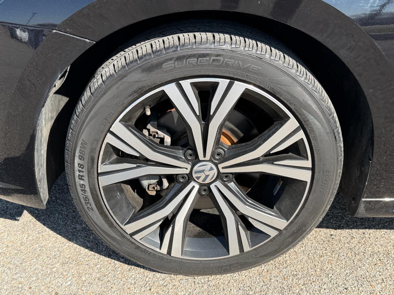 Volkswagen Passat 2.0T SE Auto 2021