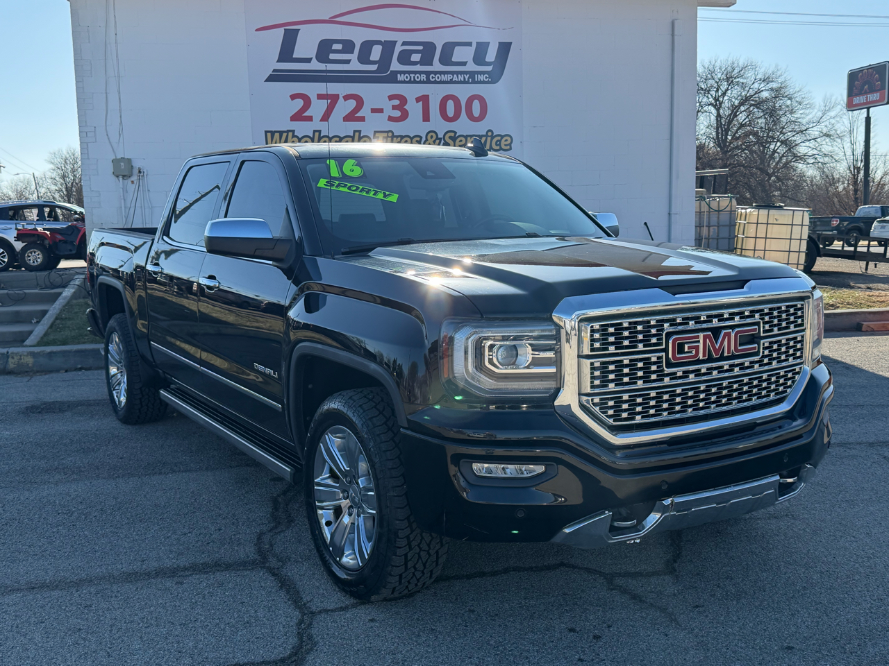2016 GMC Sierra 1500 4WD Crew Cab 143.5" Denali