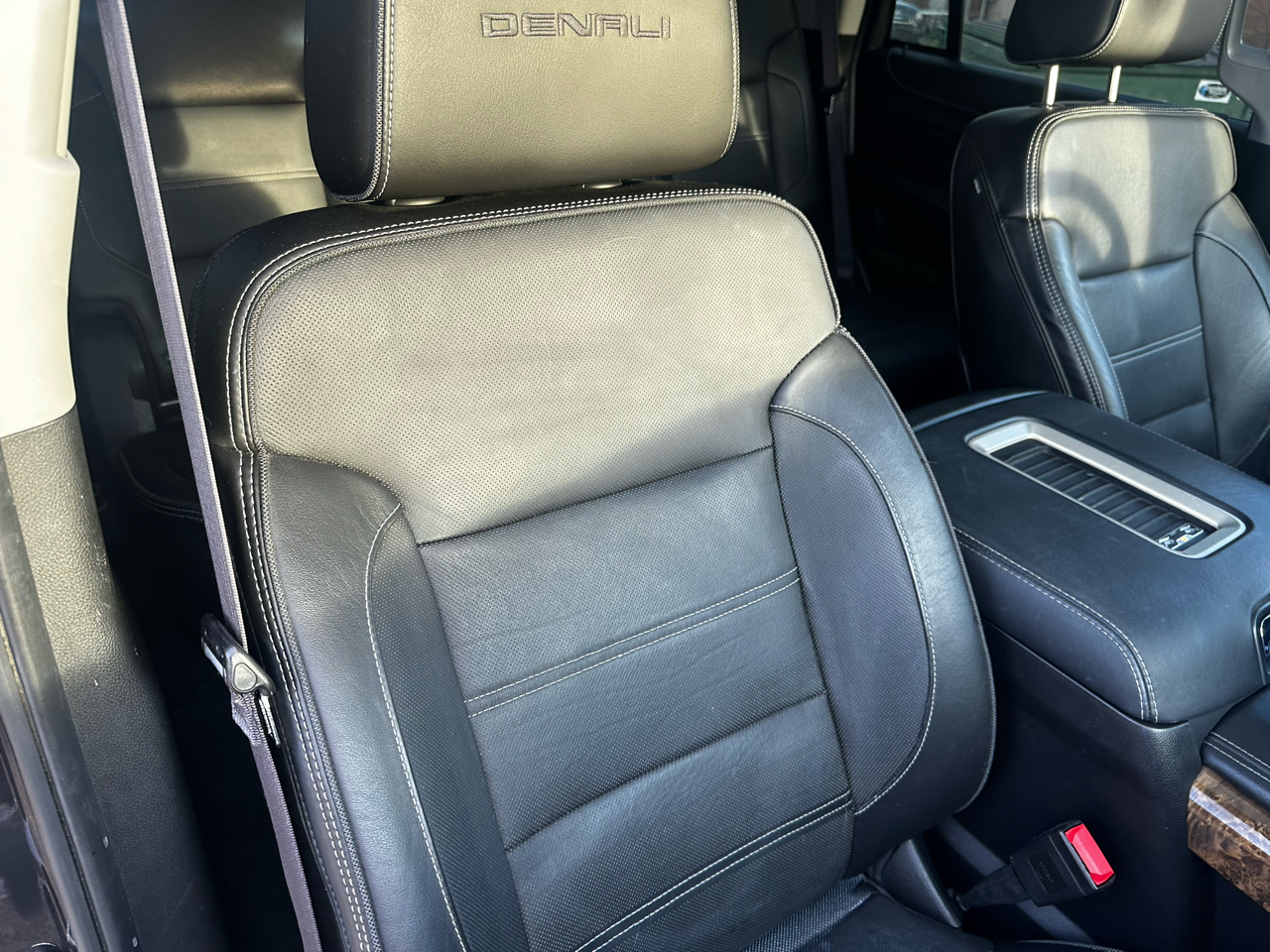 GMC Yukon 4WD 4dr Denali 2016