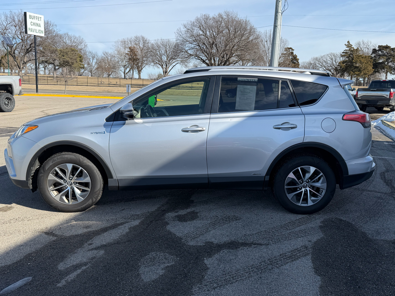 Toyota RAV4 Hybrid AWD 4dr XLE (Natl) 2016
