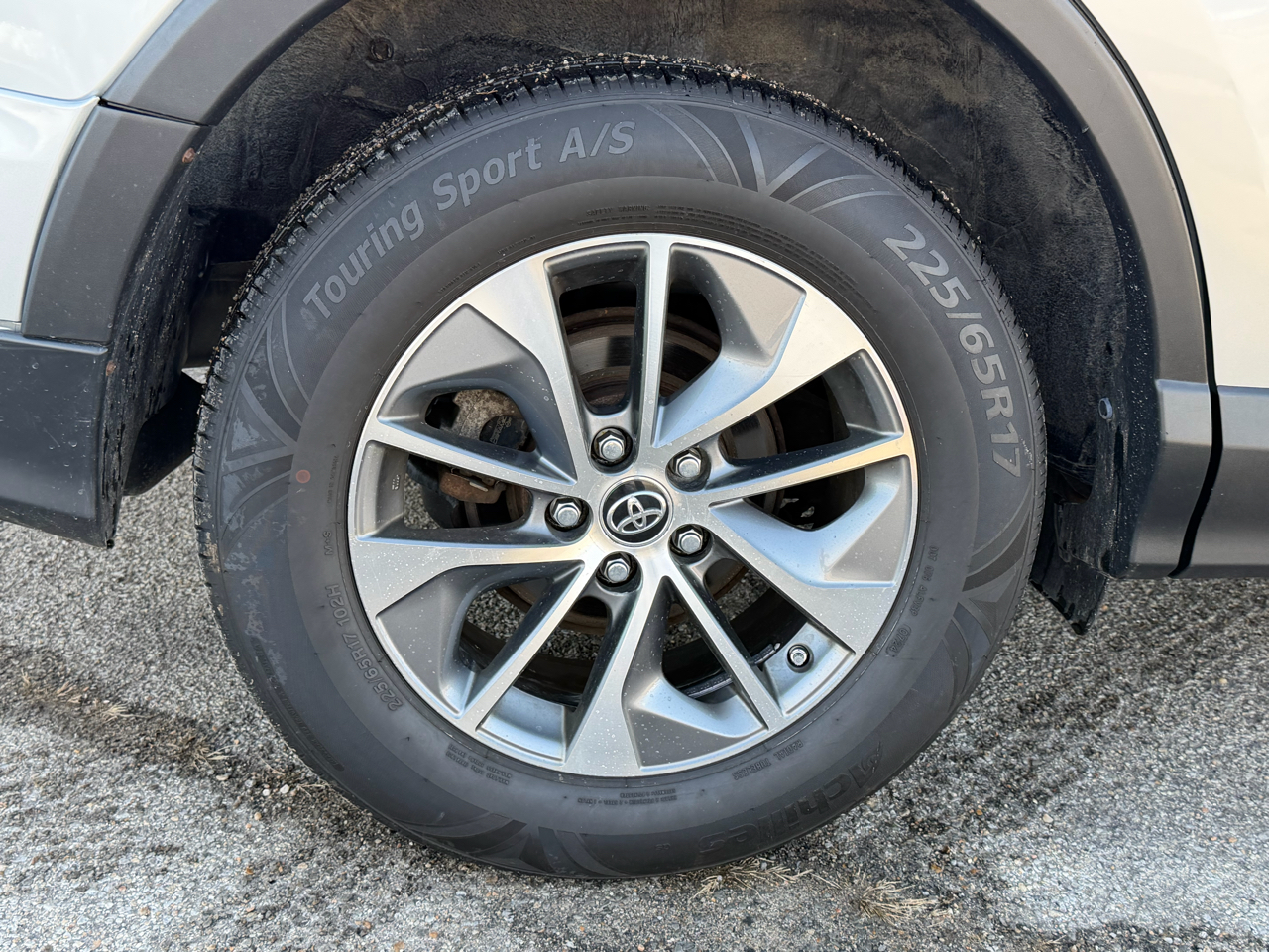 Toyota RAV4 Hybrid AWD 4dr XLE (Natl) 2016