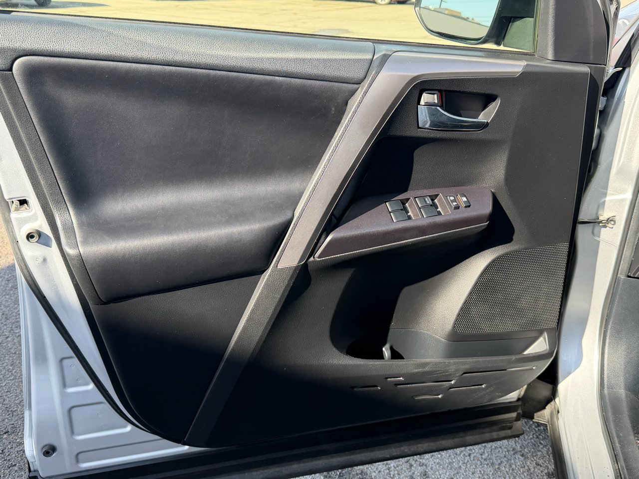 Toyota RAV4 Hybrid AWD 4dr XLE (Natl) 2016