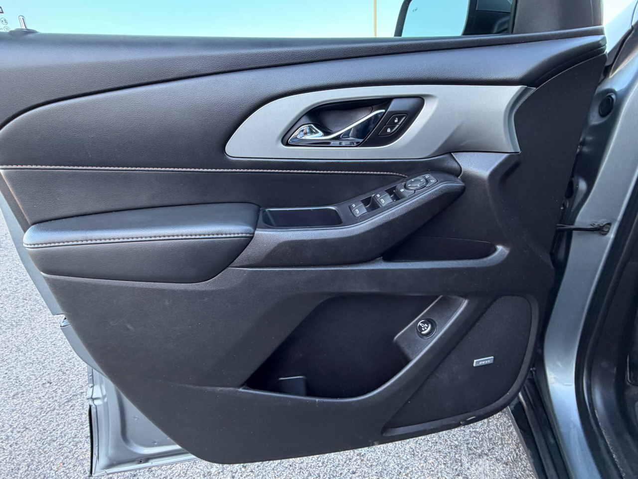 Chevrolet Traverse FWD 4dr LT Leather 2021