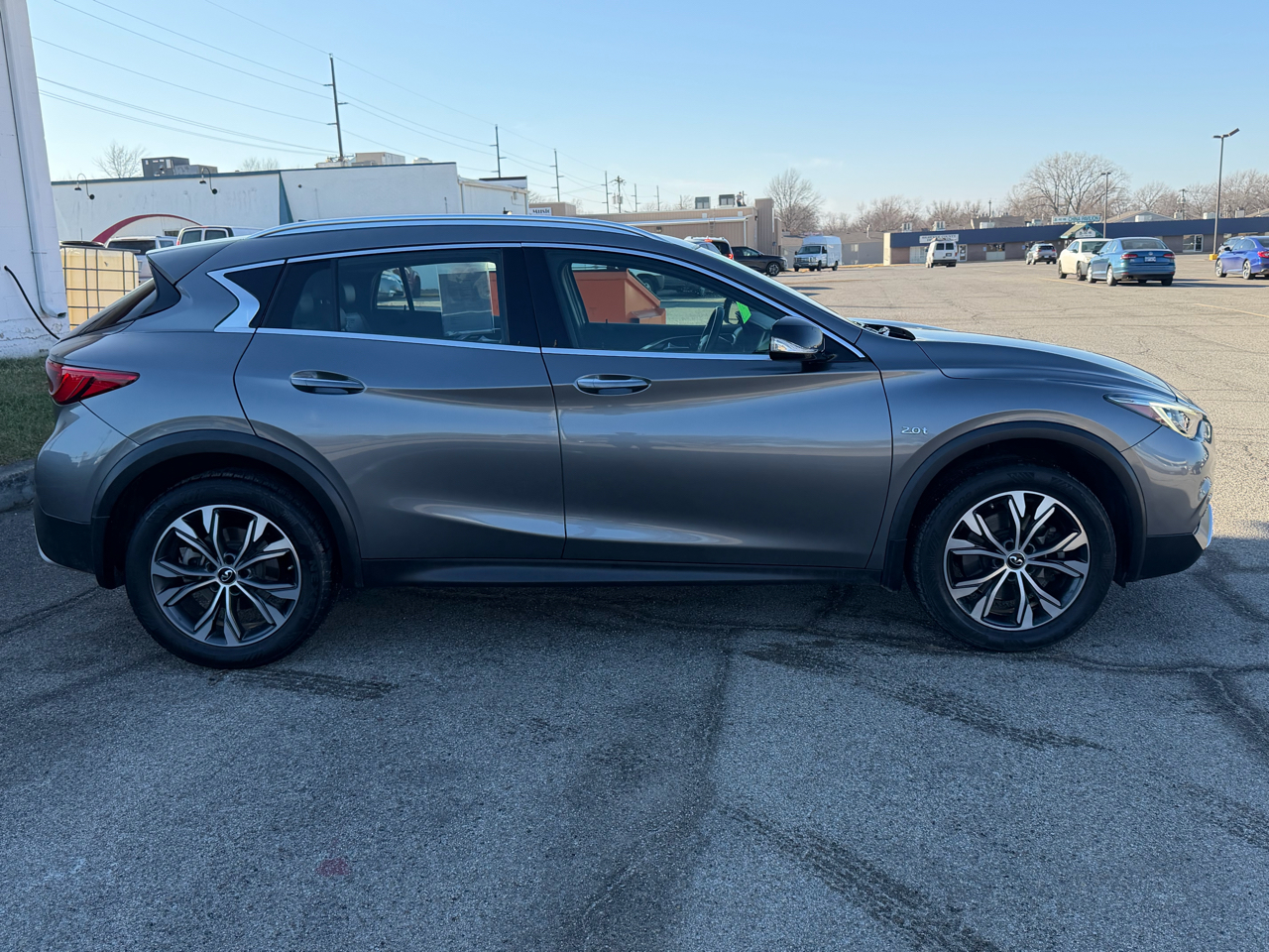 Infiniti QX30 LUXE AWD 2019