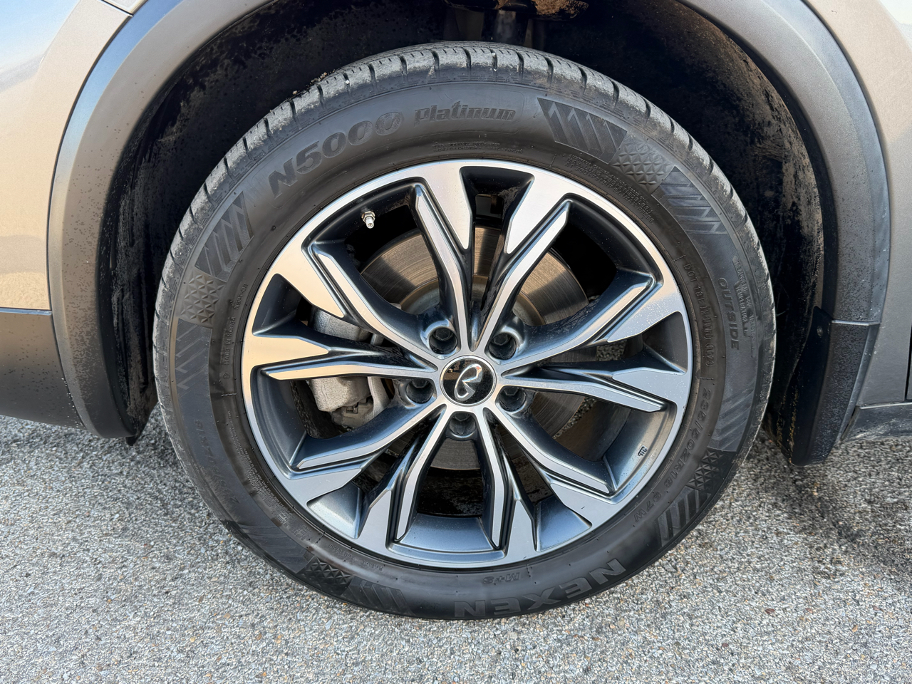 Infiniti QX30 LUXE AWD 2019