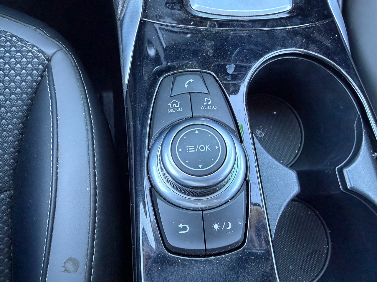 Infiniti QX30 LUXE AWD 2019