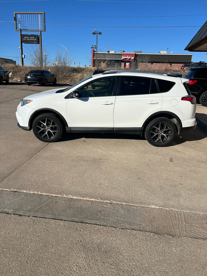 Toyota RAV4 FWD 4dr SE (Natl) 2016