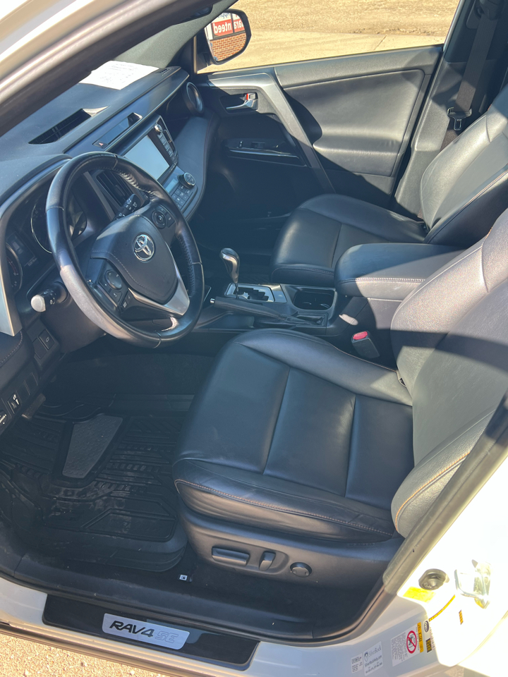 Toyota RAV4 FWD 4dr SE (Natl) 2016