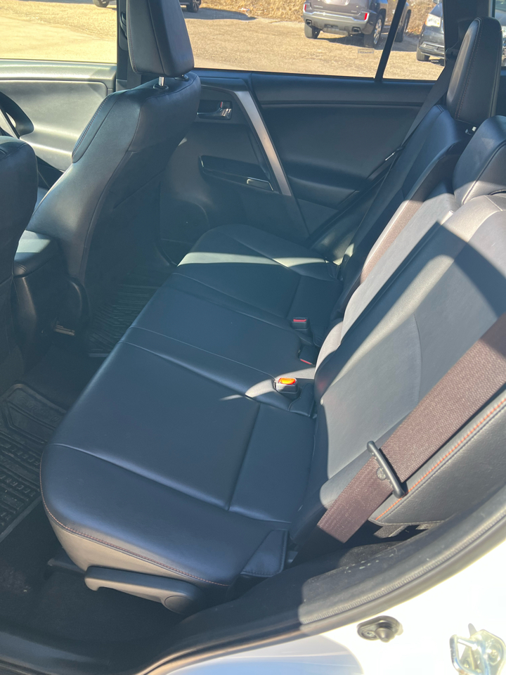 Toyota RAV4 FWD 4dr SE (Natl) 2016