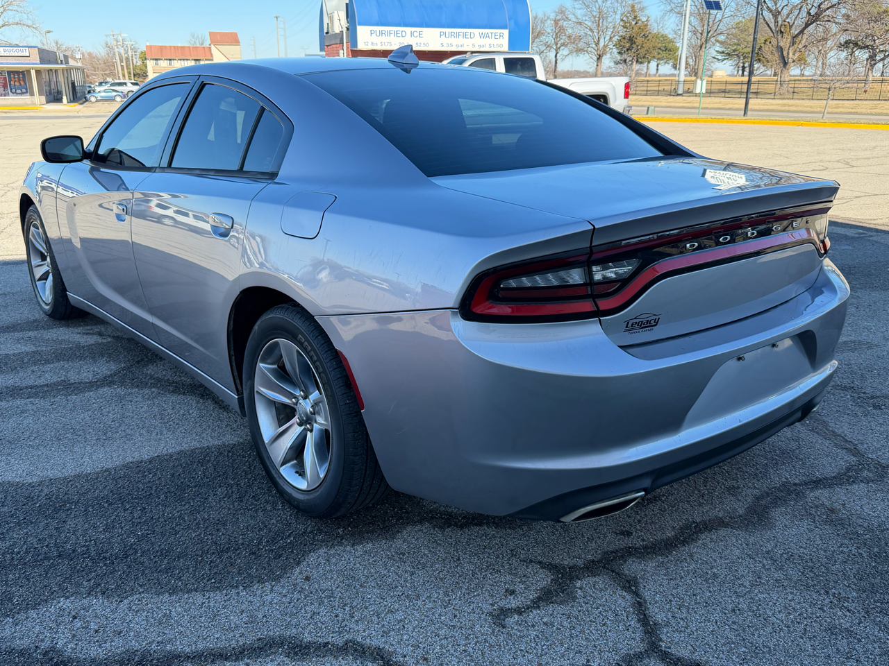 Dodge Charger 4dr Sdn SXT RWD 2016