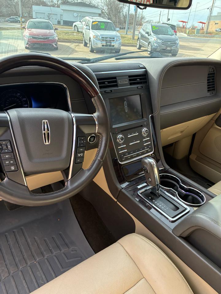 Lincoln Navigator 4WD 4dr 2015