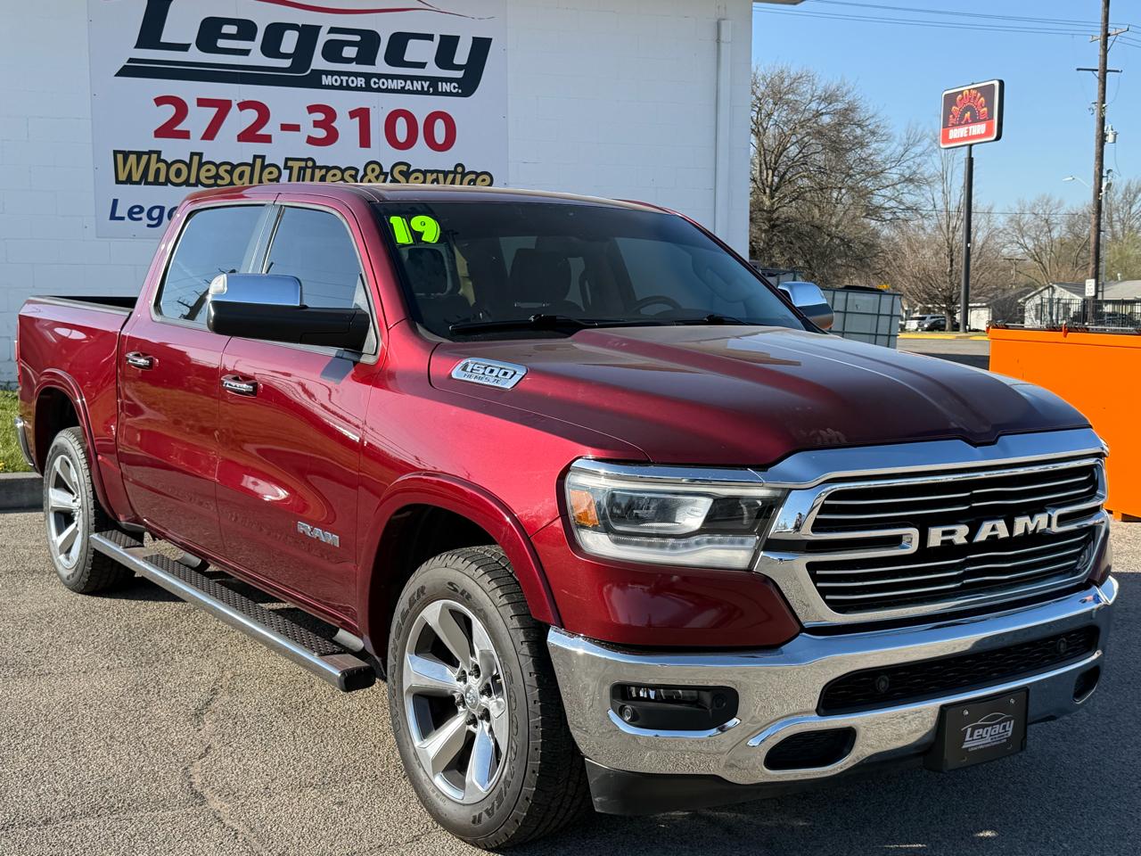 2019 RAM 1500 Laramie 4x4 Crew Cab 5'7" Box