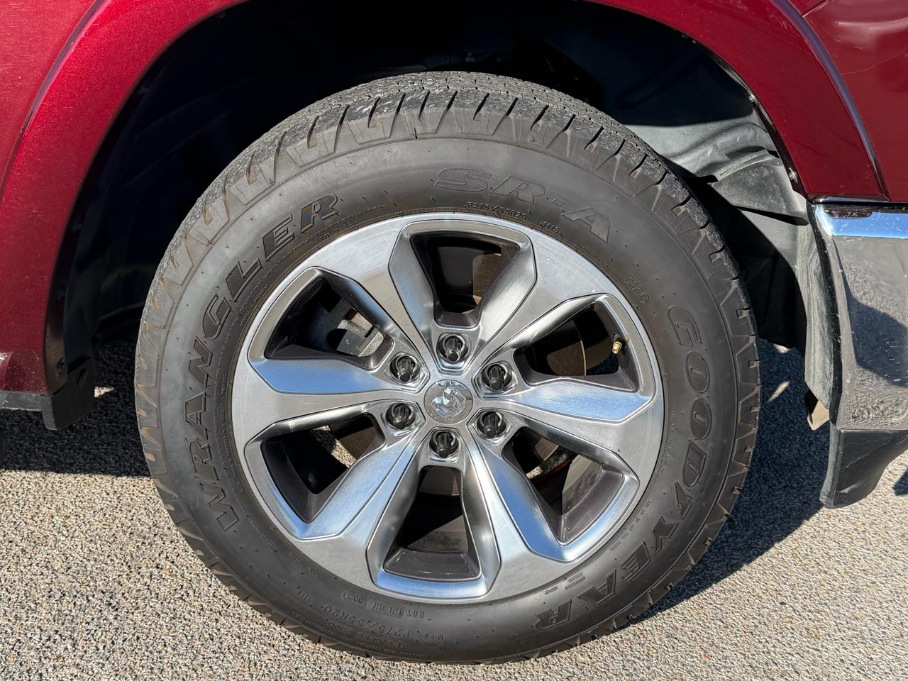 RAM 1500 Laramie 4x4 Crew Cab 5'7" Box 2019