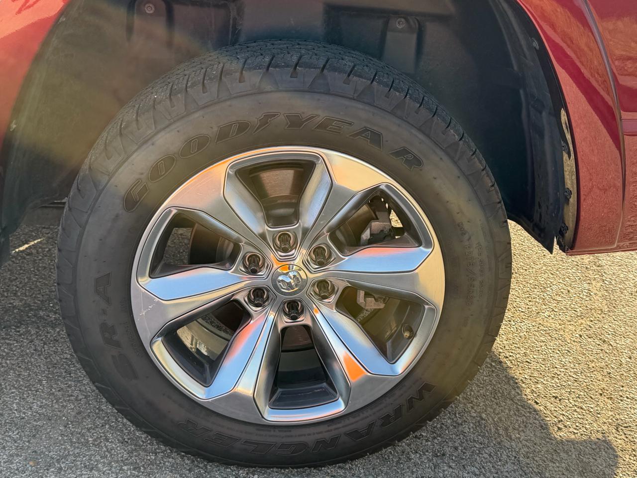 RAM 1500 Laramie 4x4 Crew Cab 5'7" Box 2019