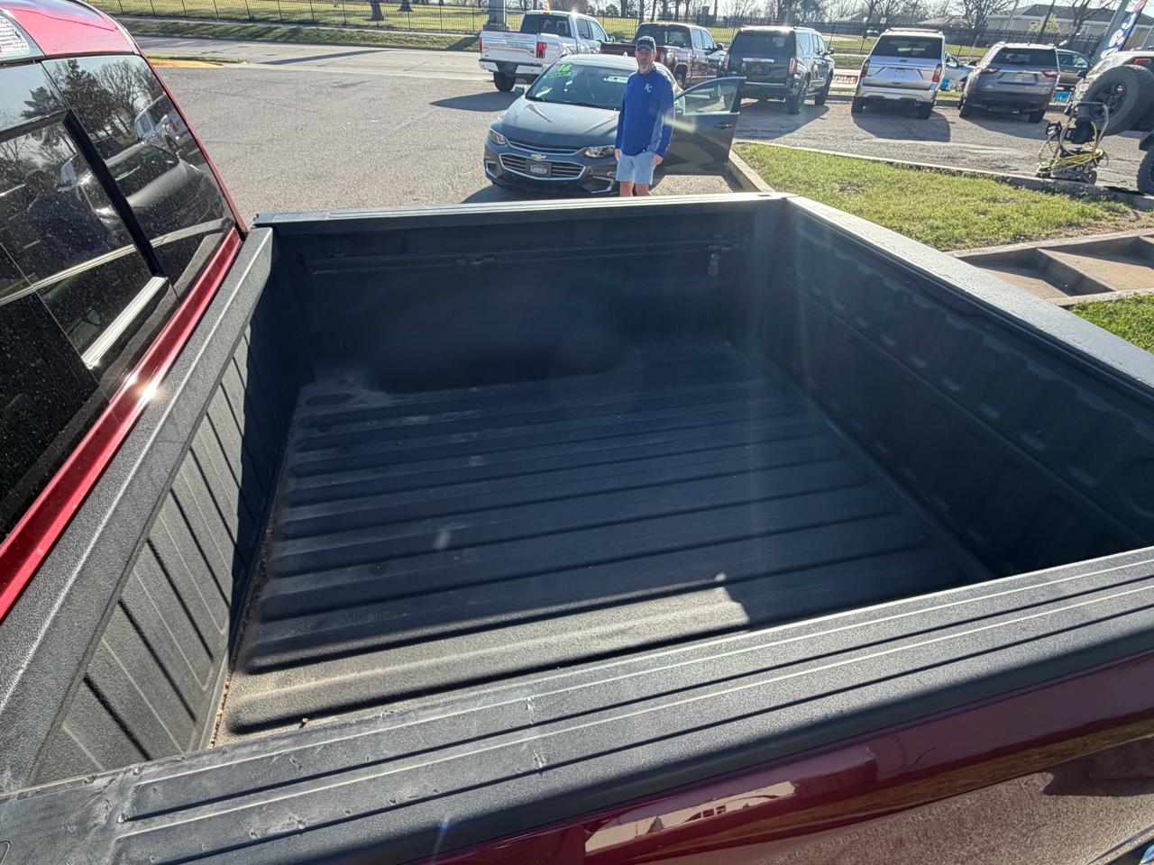 RAM 1500 Laramie 4x4 Crew Cab 5'7" Box 2019