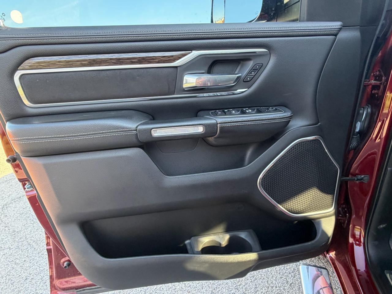 RAM 1500 Laramie 4x4 Crew Cab 5'7" Box 2019