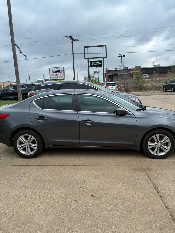 Acura ILX 4dr Sdn 2.0L 2013