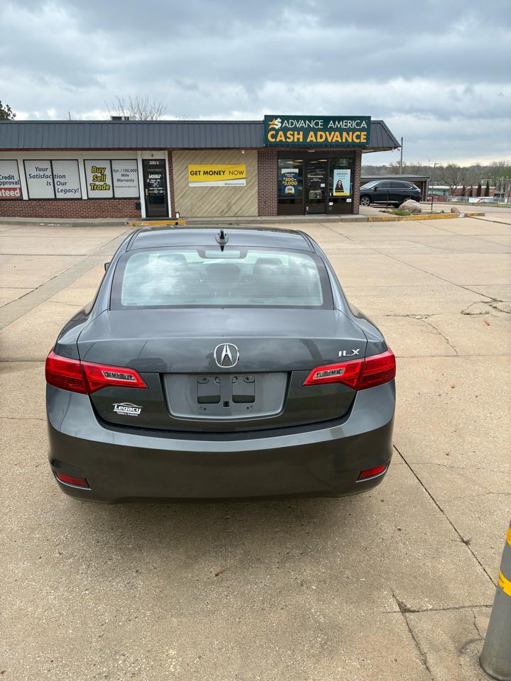 Acura ILX 4dr Sdn 2.0L 2013